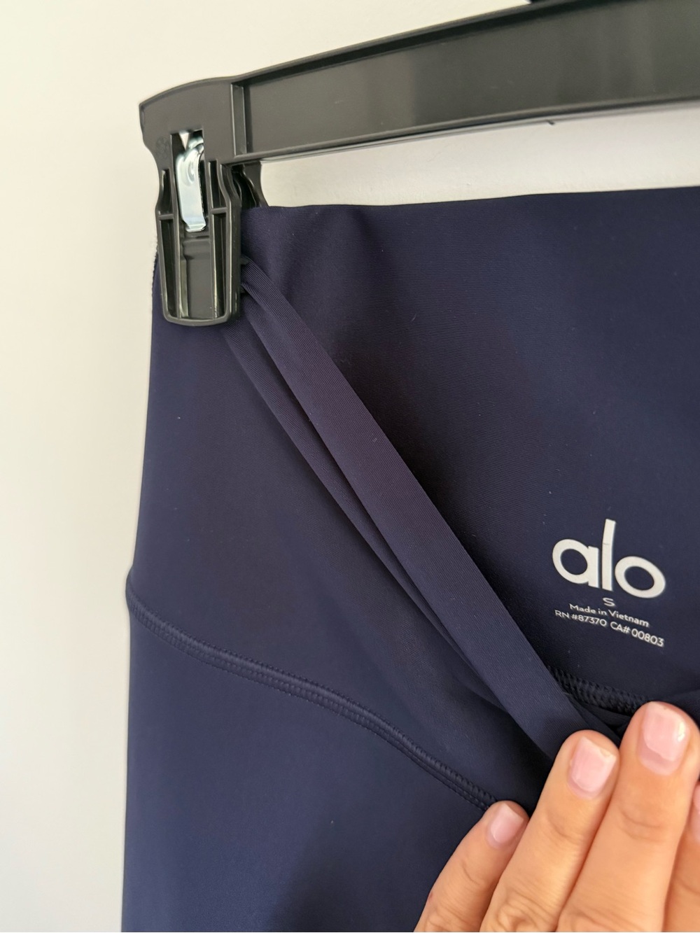 Alo High-Waist Airlift Legging in Navy Small - Picture 6 of 6